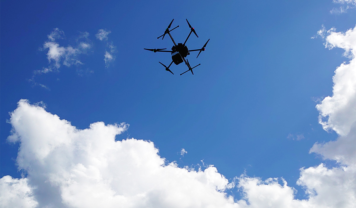 空から安全を守る。ドローンパトロールとは?