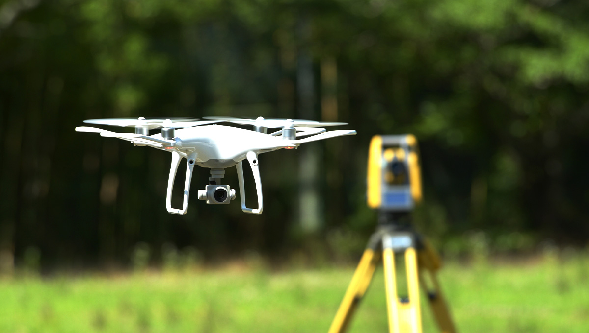 地上レーザー計測とドローンレーザー計測の違い：現場に応じた3D測量技術