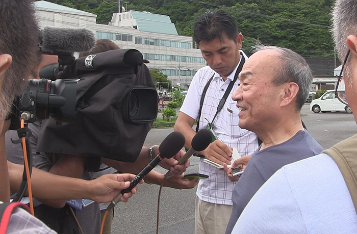 瀬戸内町での記者会見